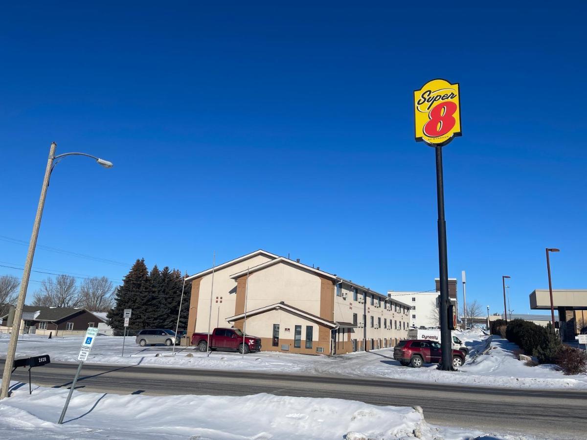 Super 8 By Wyndham Hotel 2*