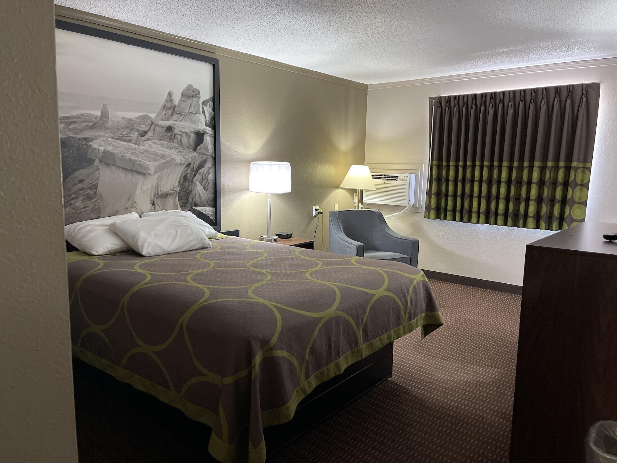Super 8 By Wyndham Bismarck