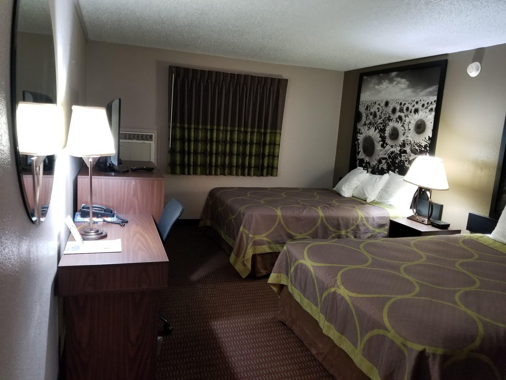Super 8 By Wyndham Hotel