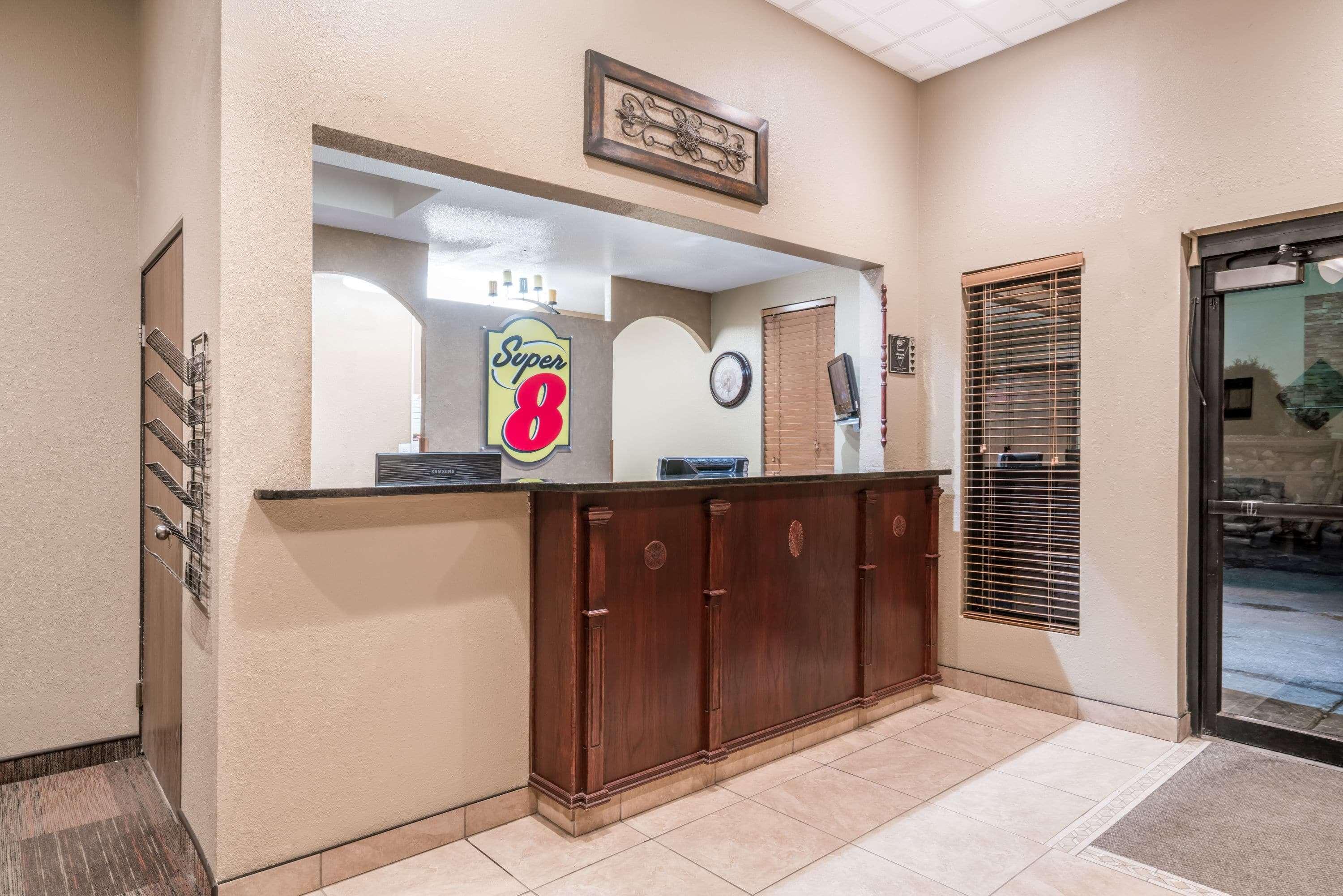 Hotel Super 8 By Wyndham 2*