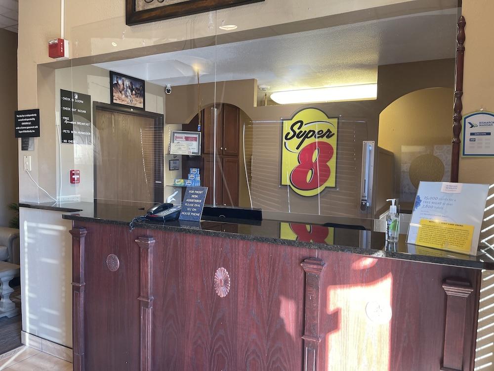 Super 8 By Wyndham Bismarck