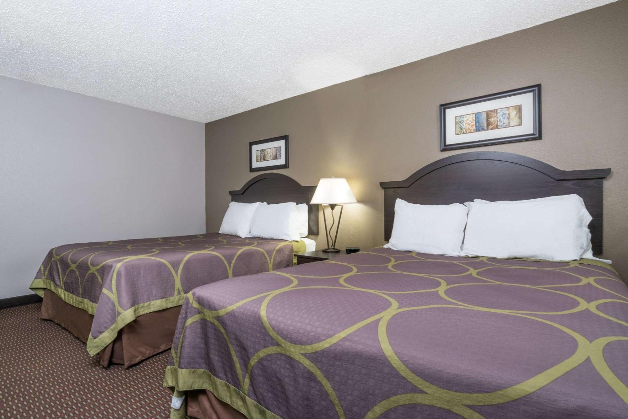 Super 8 By Wyndham Hotel