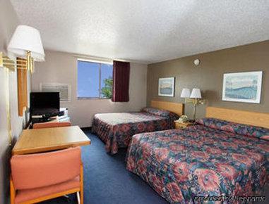 Super 8 By Wyndham Hotel